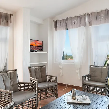 Li Conchi 34 * Castiadas